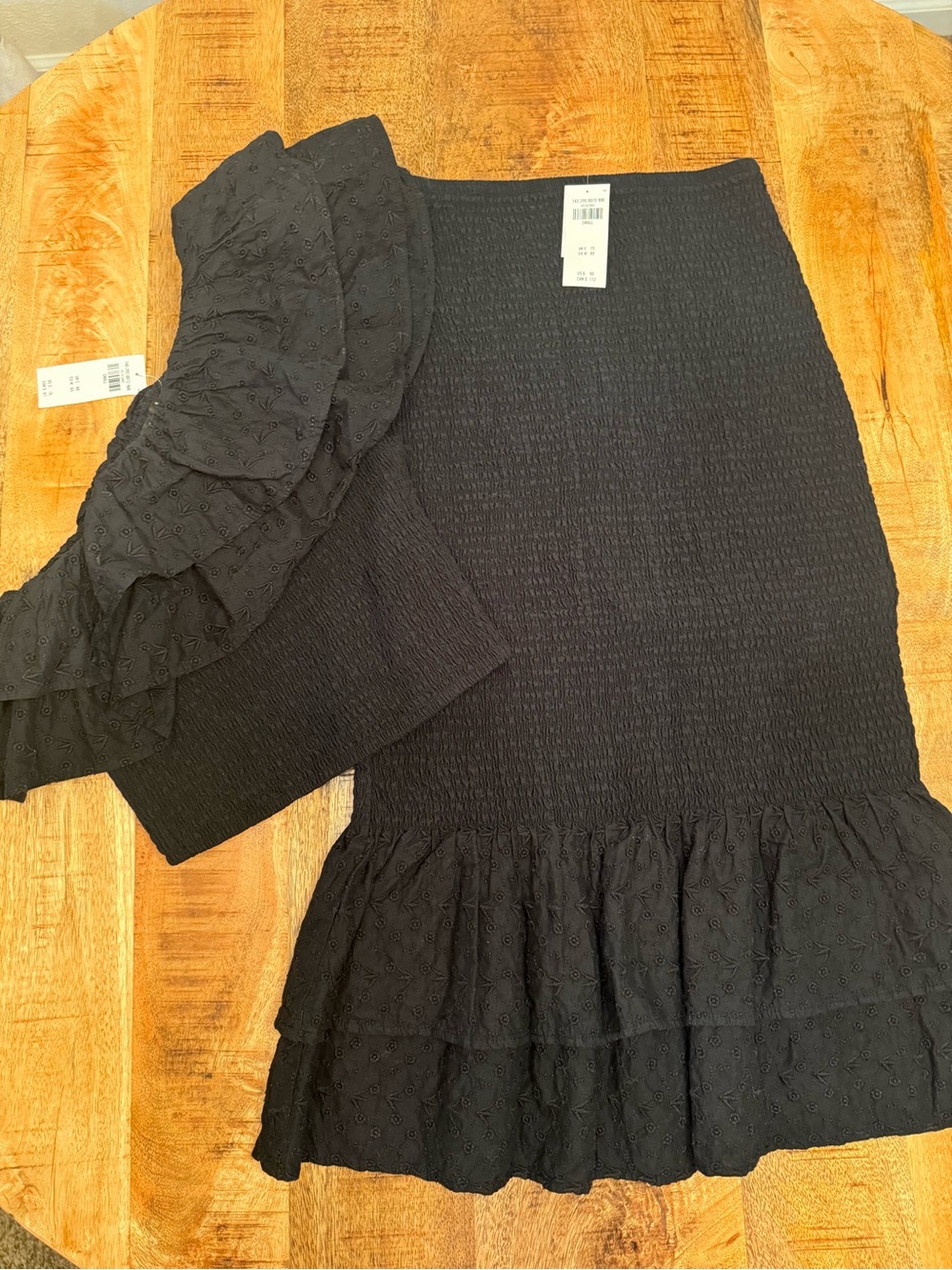 NWT Abercrombie & Fitch Two piece off the shoulder top with skirt set size small